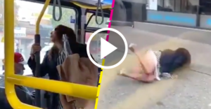 Mujer es arrojada de autobús por escupir a un pasajero